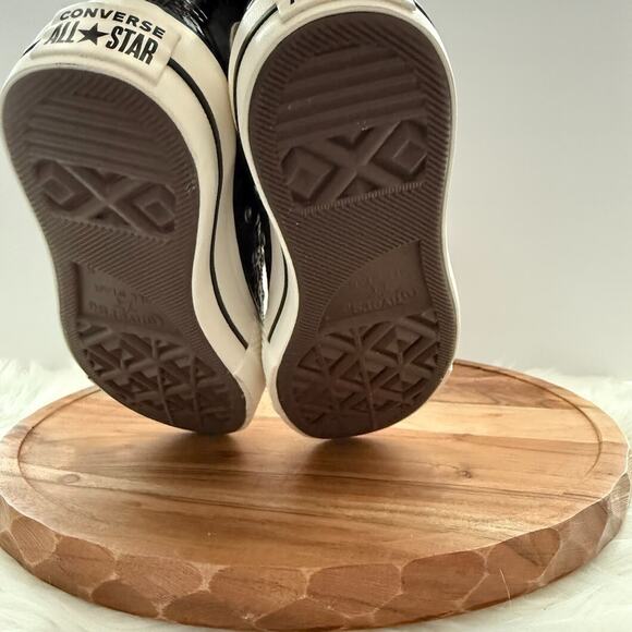 Converse Chuck Taylor Lift Platform Crinkled Leather Women's 7 Black A13384C - Picture 11 of 13